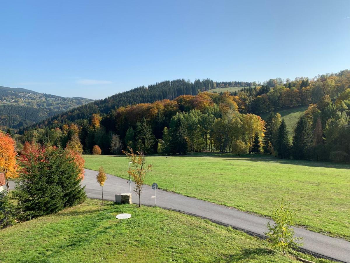 Apartman Mezi Kopci - Mid Hills Apartment Roudnice Eksteriør billede