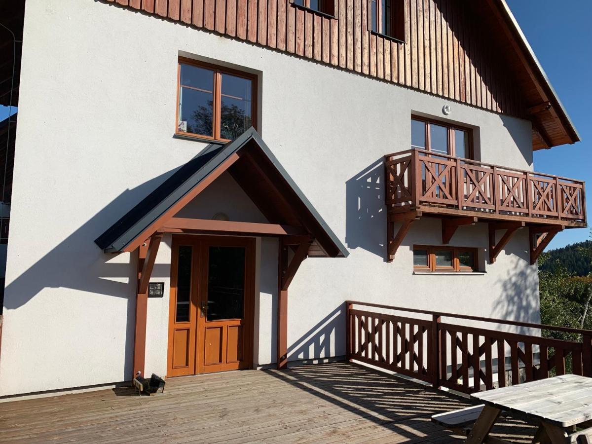 Apartman Mezi Kopci - Mid Hills Apartment Roudnice Eksteriør billede